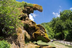 Un viaggio nelle Grotte di Labante
