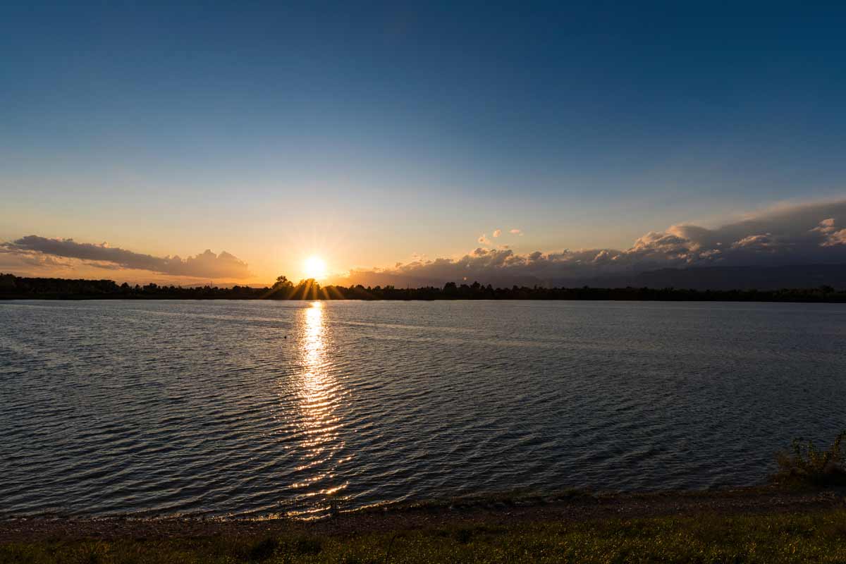 lago di Camazzole al tramonto