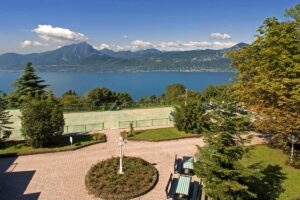San Zeno di Montagna e i suoi panorami sul Lago di Garda