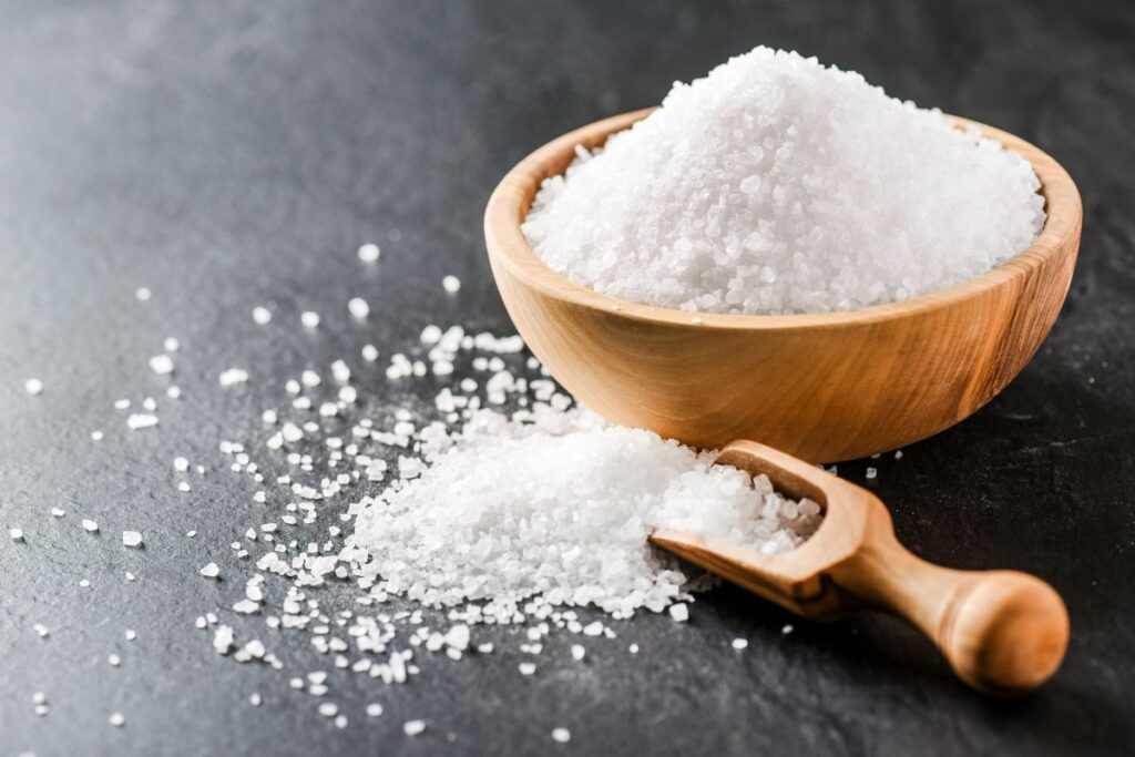 Come eliminare la muffa in casa con il sale