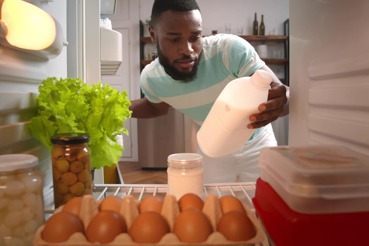 Come conservare al meglio il latte nel frigorifero