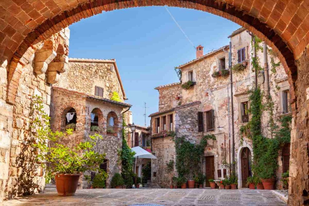 Manciano, il borgo da sogno in Toscana che domina la Maremma