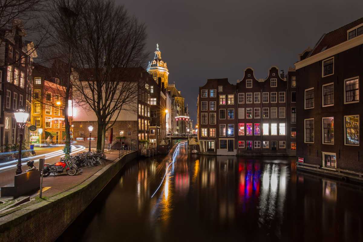 Un Natale unico: il mercatino galleggiante di Leiden ti aspetta a pochi passi da Amsterdam