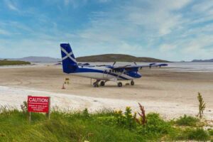 Barra, Scozia: l’aeroporto più affascinante del mondo si trova su una spiaggia