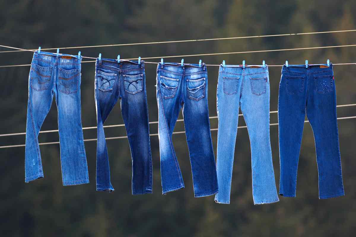 Come lavare i jeans in lavatrice per non rovinarli