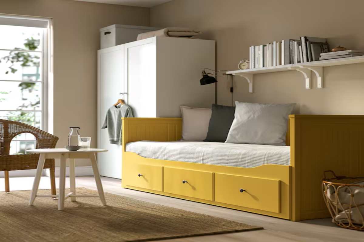 Scopri il nuovo divano letto Ikea HEMNES in giallo