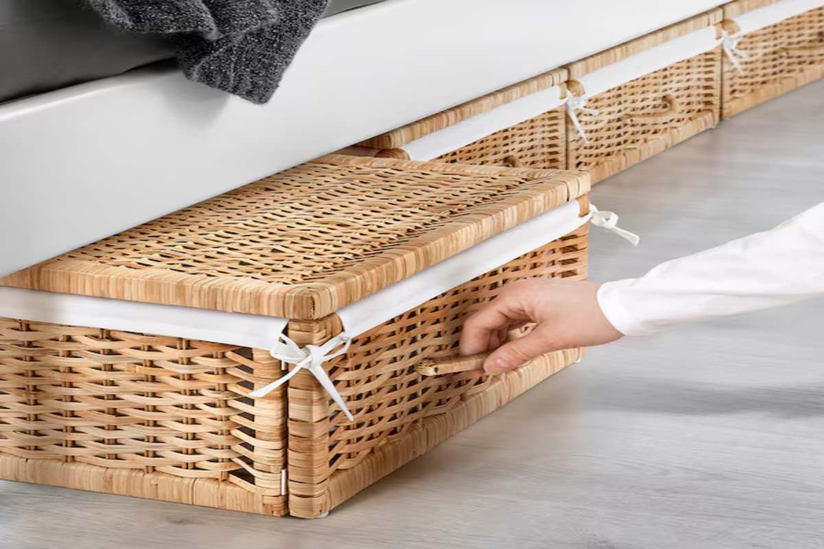 TOLKNING di Ikea: il cestino in rattan che ottimizza lo spazio in casa